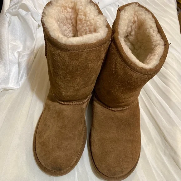 Minnetonka Shoes Minnetonka Olympia Sheepskin Winter Boots - Main Image